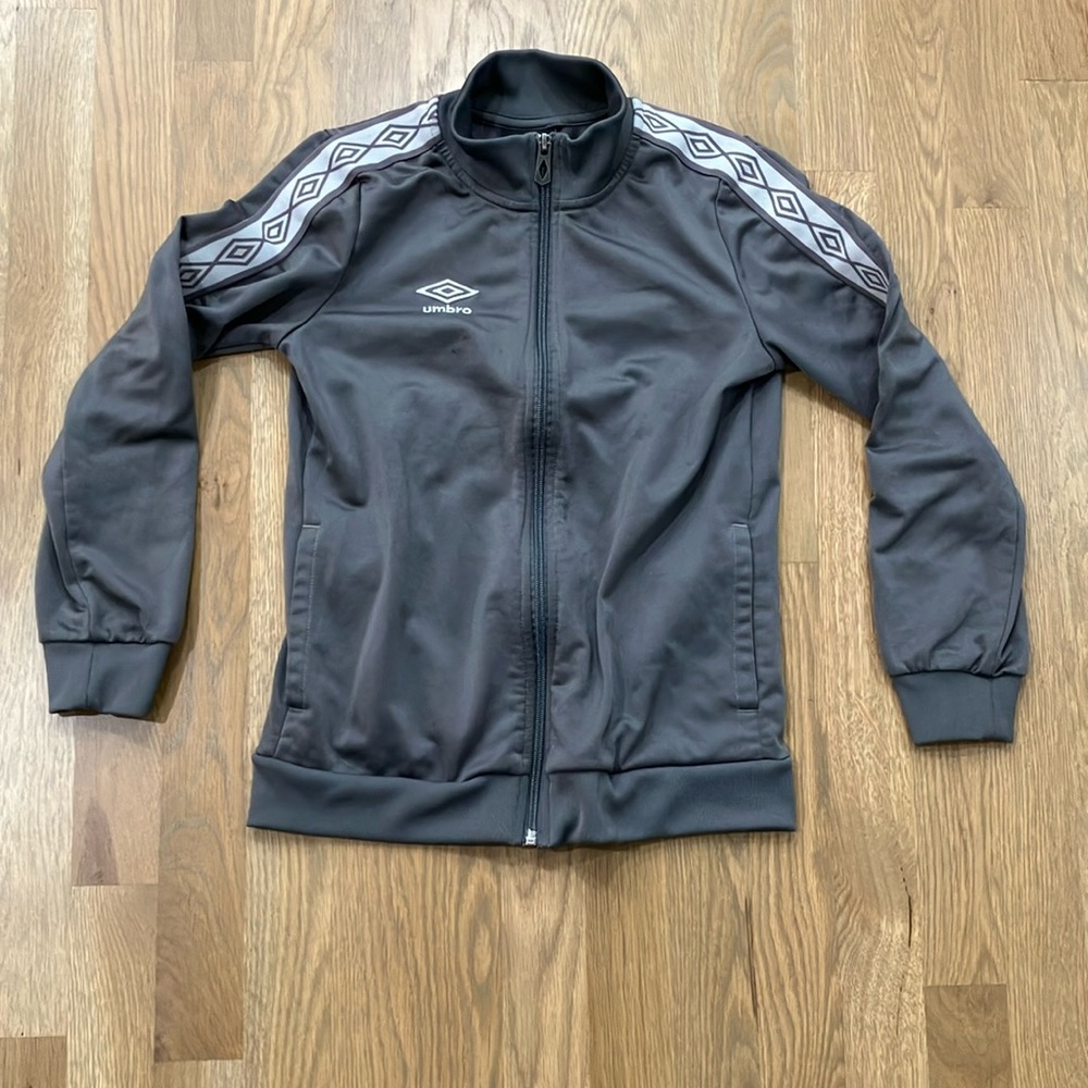 Umbro Boy’s Gray White Full Zip Polyester Athletic Jacket Sweatshirt